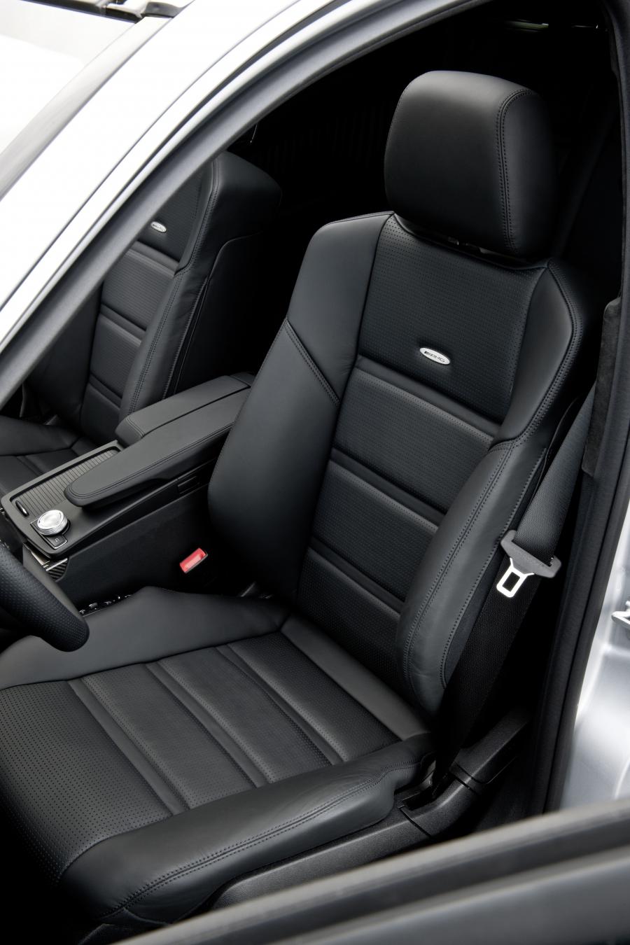  Mercedes-Benz E63 AMG Estate 2009 года  (фото 4 из 23)